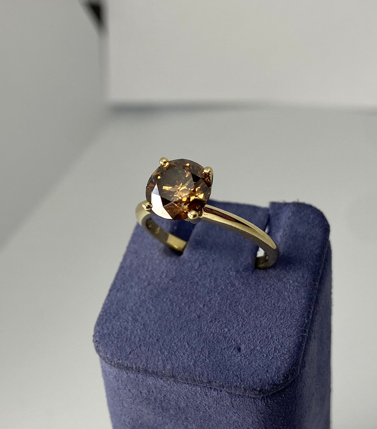 Yellow Gold Round Cut Fancy Brown Natural Diamond