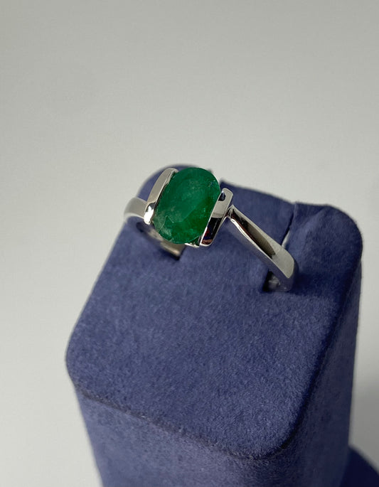 White Gold Oval Shape Natural Emerald Ring